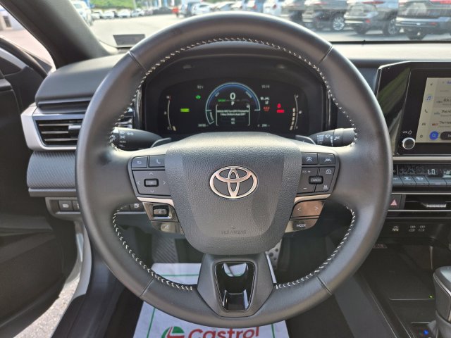 Used 2025 Toyota Camry SE FWD image 31