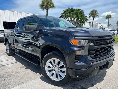 Used 2022 Chevrolet Silverado 1500 Custom image 1