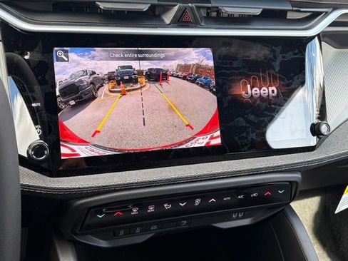 New 2026 Jeep Cherokee Laredo image 21