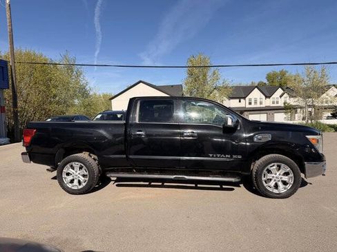 Used 2016 Nissan Titan SL image 3