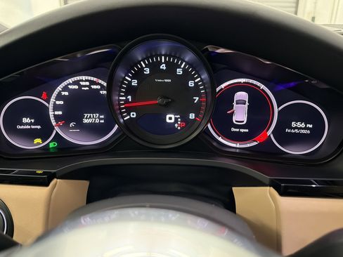 Used 2022 Porsche Cayenne Platinum Edition AWD/4WD image 19