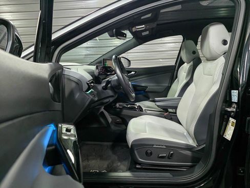 Used 2021 Volkswagen ID.4 Pro S image 13