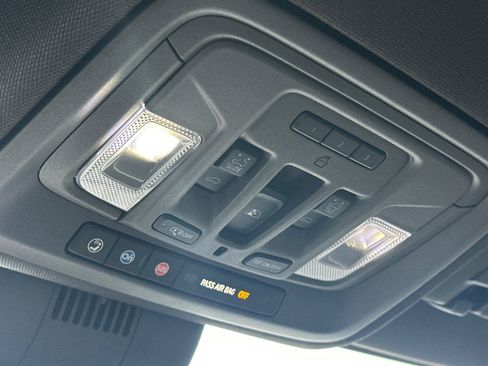 Used 2025 GMC Sierra 1500 SLT w/ SLT Premium Plus Package image 23