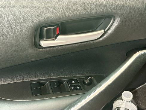 Used 2025 Toyota Corolla SE FWD image 15
