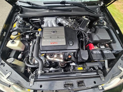 Used 2000 Toyota Avalon XLS FWD image 12