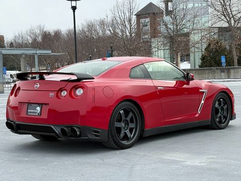 Used 2015 Nissan GT-R Black Edition image 12