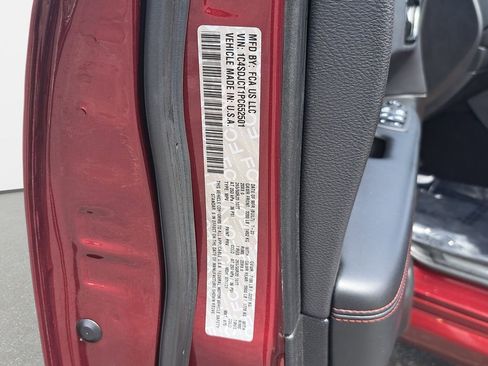 Certified 2023 Dodge Durango R/T w/ Trailer Tow Group IV AWD/4WD image 37