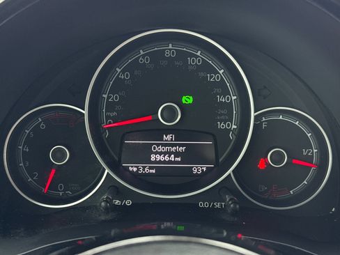Used 2018 Volkswagen Beetle 2.0T S FWD image 22