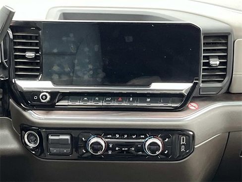 Used 2025 GMC Sierra 1500 SLT image 18