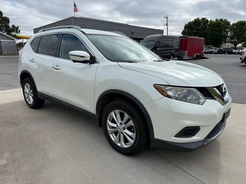 Used 2016 Nissan Rogue SV w/ SV Premium Package AWD/4WD image 4