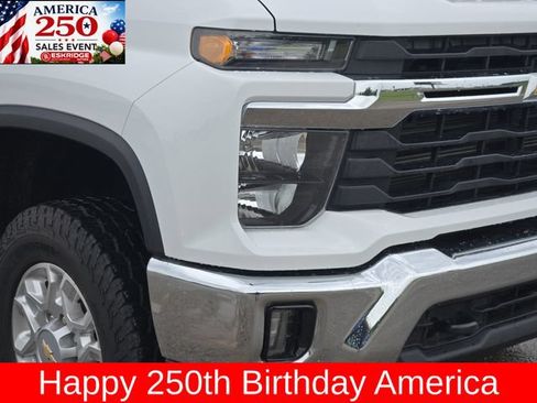 Used 2025 Chevrolet Silverado 2500 LT AWD/4WD image 9