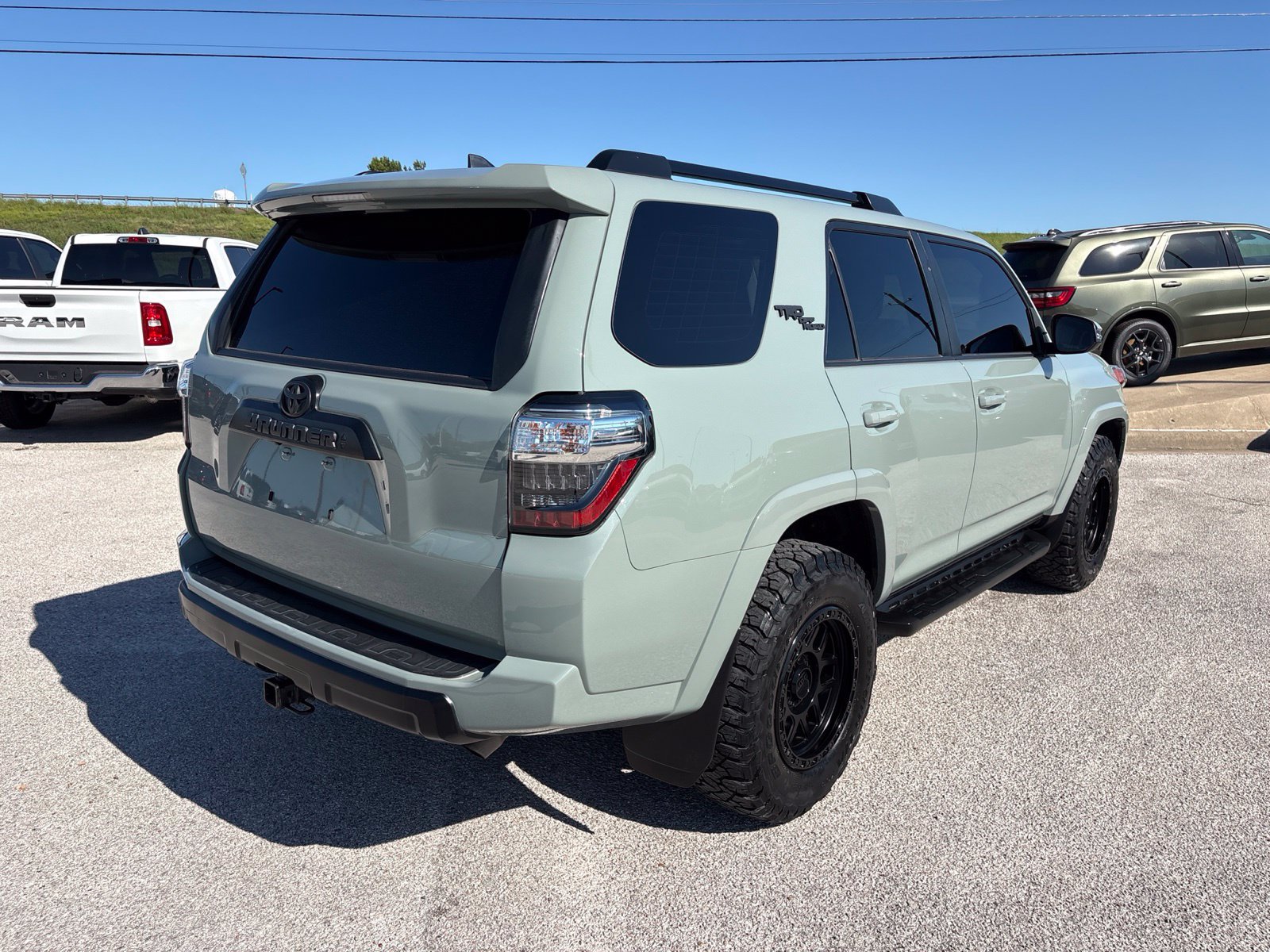 Used 2022 Toyota 4Runner TRD Off-Road Premium w/ Moonroof Package AWD/4WD image 6