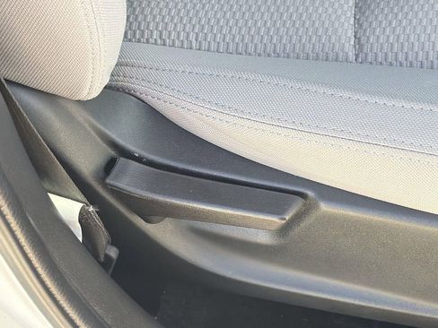 Used 2017 Subaru Forester 2.5i Premium image 34