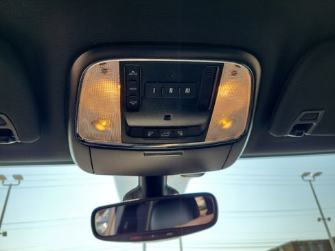 Used 2020 Jeep Grand Cherokee Limited AWD/4WD image 31