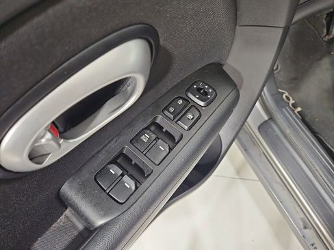 Used 2015 Kia Soul FWD image 12