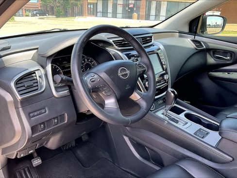 Used 2023 Nissan Murano SV AWD/4WD image 2