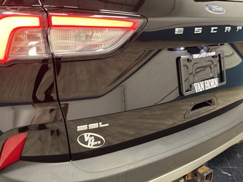 Used 2022 Ford Escape SEL w/ Equipment Group 302A AWD/4WD image 32