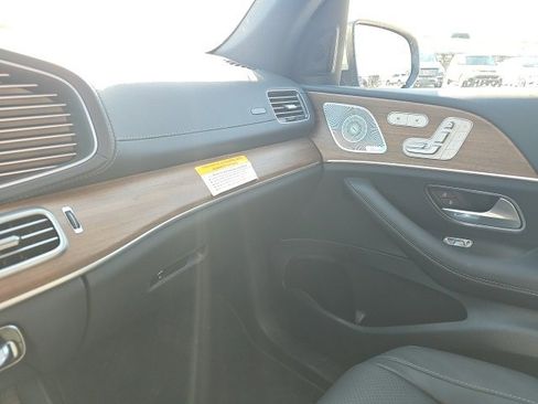 Used 2025 Mercedes-Benz GLS 450 GLS 450 image 23
