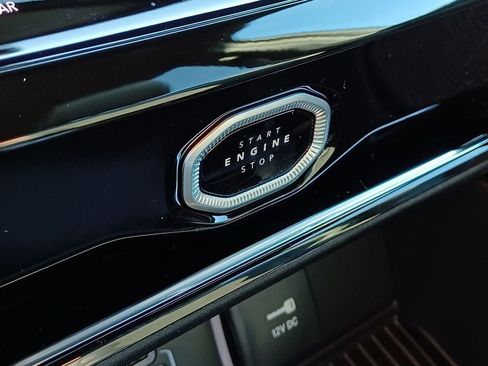 New 2026 Jeep Grand Cherokee L 4WD image 17