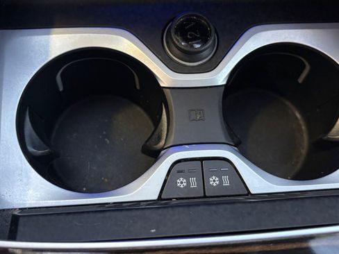 Used 2024 BMW X7 xDrive40i w/ Executive Package image 32