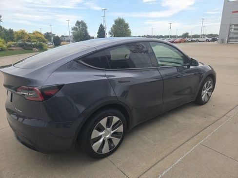 Used 2023 Tesla Model Y Long Range AWD/4WD image 6