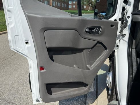 Used 2024 Ford Transit 250 Low Roof AWD w/ Exterior Upgrade Package image 19