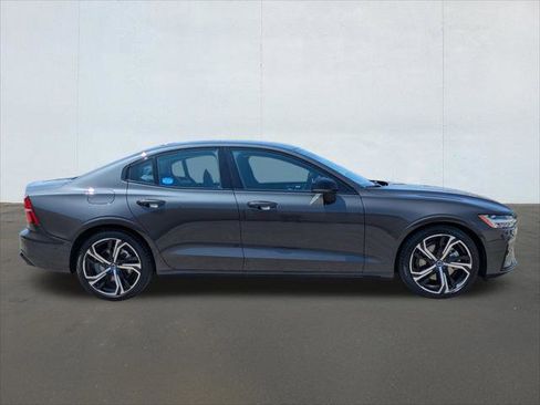 Used 2024 Volvo S60 B5 Plus w/ Climate Package AWD/4WD image 6