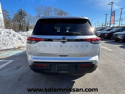 Used 2024 Nissan Pathfinder SV AWD/4WD image 4