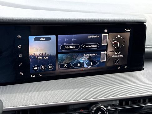 Used 2025 Nissan Murano SV image 21