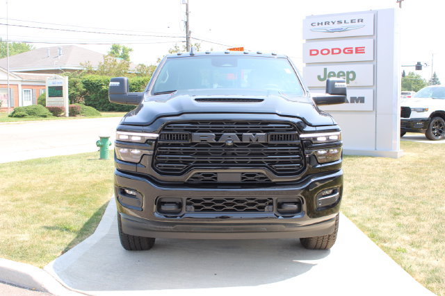 Used 2026 RAM 3500 Laramie AWD/4WD image 6