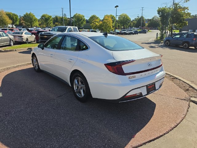 Used 2023 Hyundai Sonata SE FWD image 3