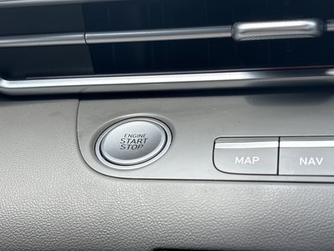 Used 2024 Hyundai Elantra SEL FWD image 16