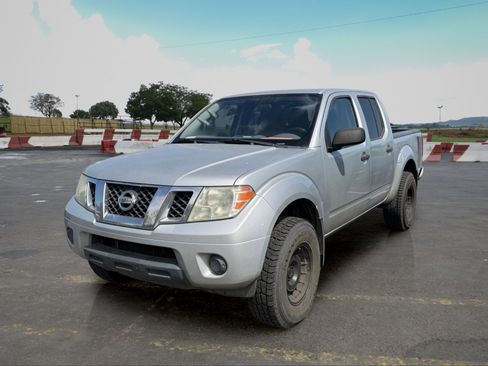 Used 2019 Nissan Frontier SV AWD/4WD image 5