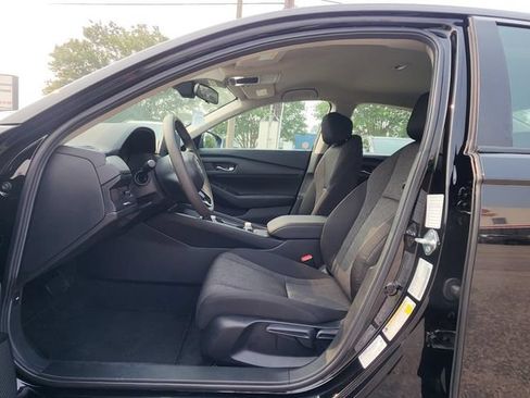 Used 2025 Honda Accord LX image 9