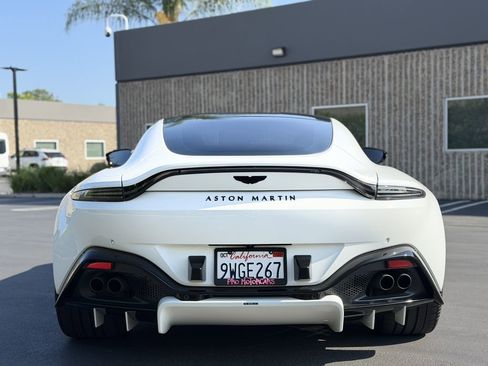 Used 2022 Aston Martin V8 Vantage Coupe RWD image 19