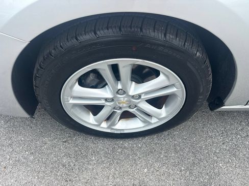 Used 2016 Chevrolet Cruze LT w/ Convenience Package FWD image 9