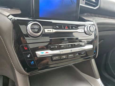 Used 2022 Ford Explorer Platinum w/ Equipment Group 601A image 17