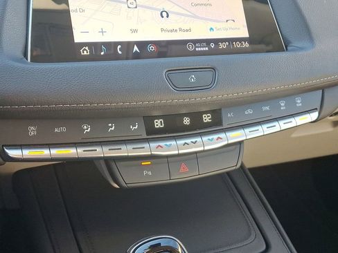 Certified 2022 Cadillac XT4 Luxury image 16