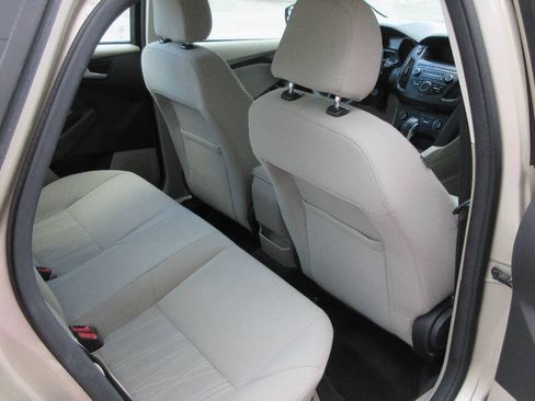 Used 2018 Ford Focus SE FWD image 20