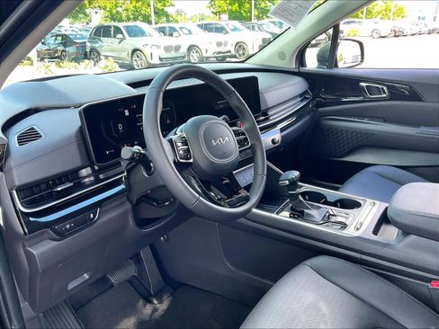 Used 2026 Kia Carnival SX Prestige FWD image 17
