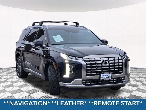 Used 2023 Hyundai Palisade Calligraphy image 4