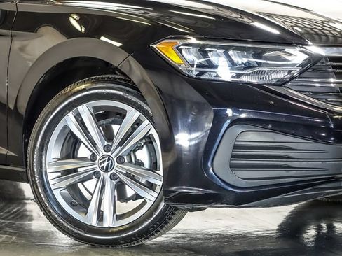 Used 2024 Volkswagen Jetta SE FWD image 4