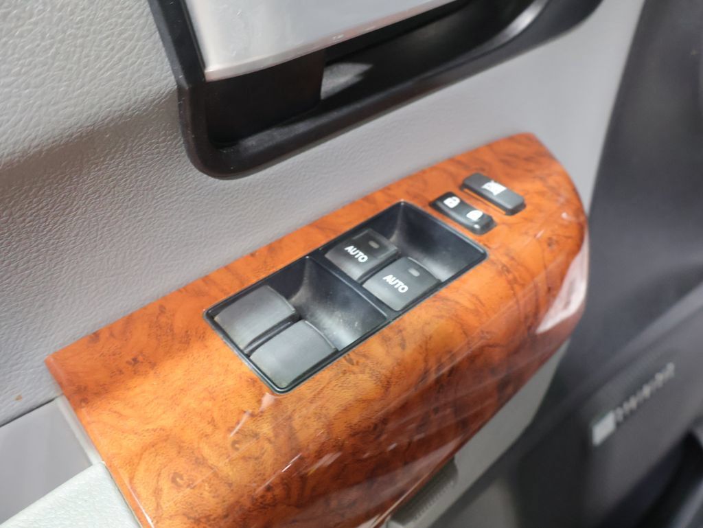 Used 2019 Toyota Sequoia Platinum AWD/4WD image 13
