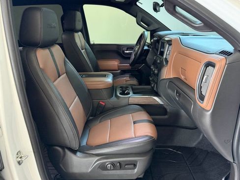 Used 2021 Chevrolet Silverado 1500 High Country w/ Technology Package AWD/4WD image 16
