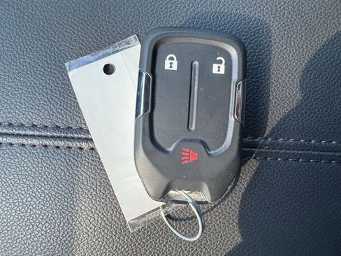 Used 2023 GMC Terrain SLE w/ Elevation Edition image 10