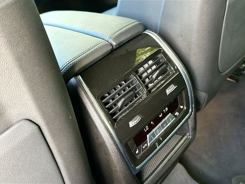 Used 2025 BMW X6 xDrive40i w/ Climate Comfort Package image 26