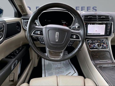 Used 2019 Lincoln Continental Reserve AWD/4WD image 8