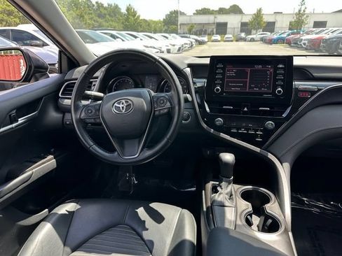 Used 2021 Toyota Camry SE w/ Convenience Package FWD image 17