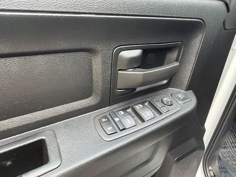 Used 2024 RAM 5500 Tradesman w/ Chrome Appearance Group AWD/4WD image 15