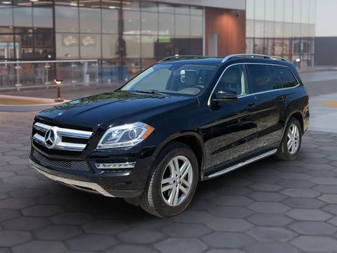 Used 2014 Mercedes-Benz GL 450 4MATIC image 3